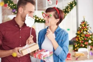 Talentos festejando con decoración de fin de año